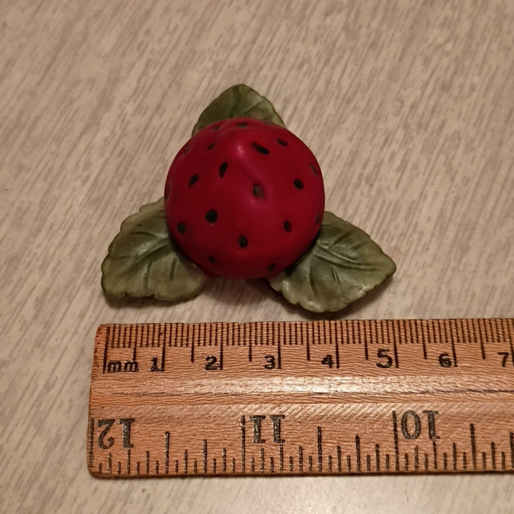Longaberger strawberry knob - Picture 7 of 11
